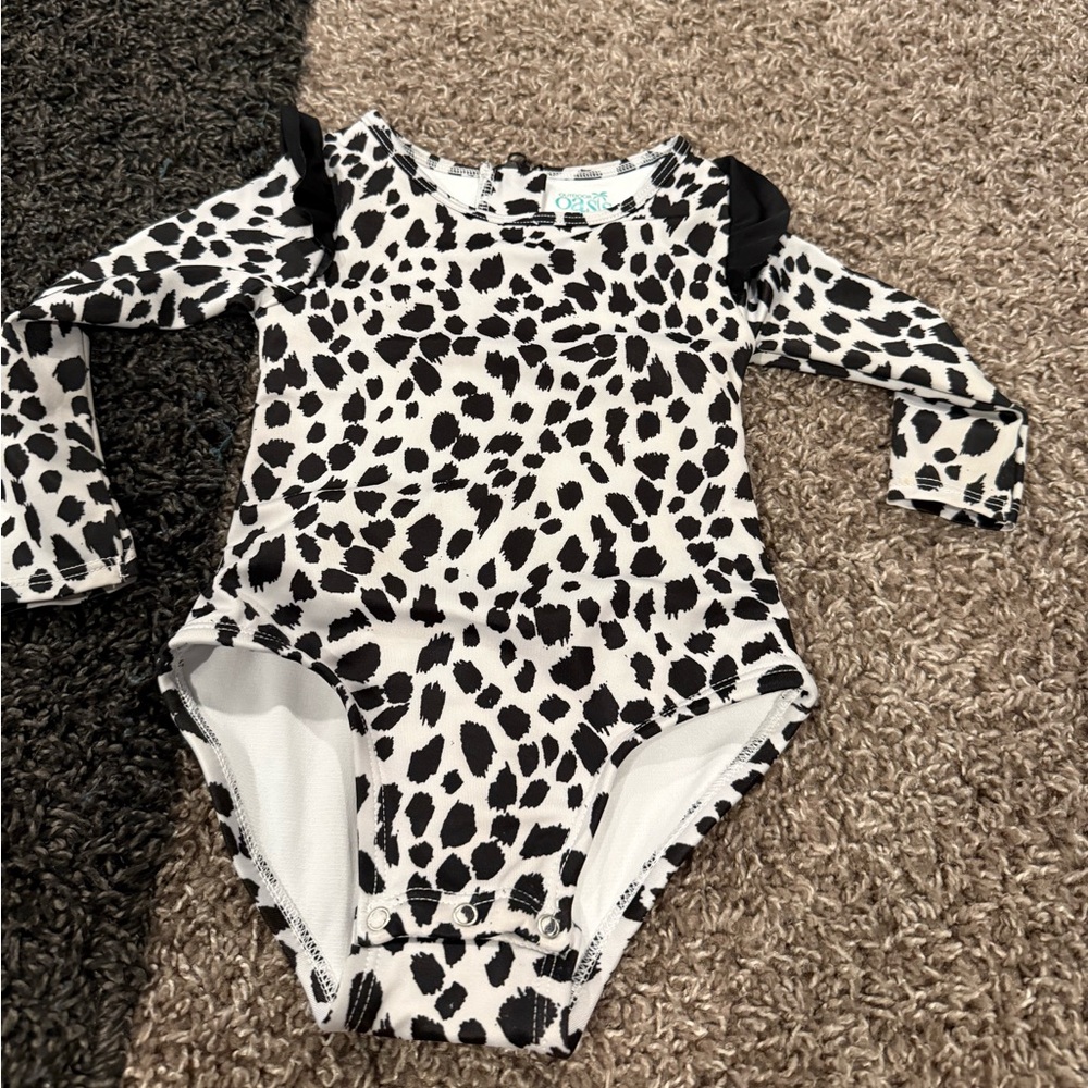 🍎Black and White Leopard Print Kids One Piece barely worn